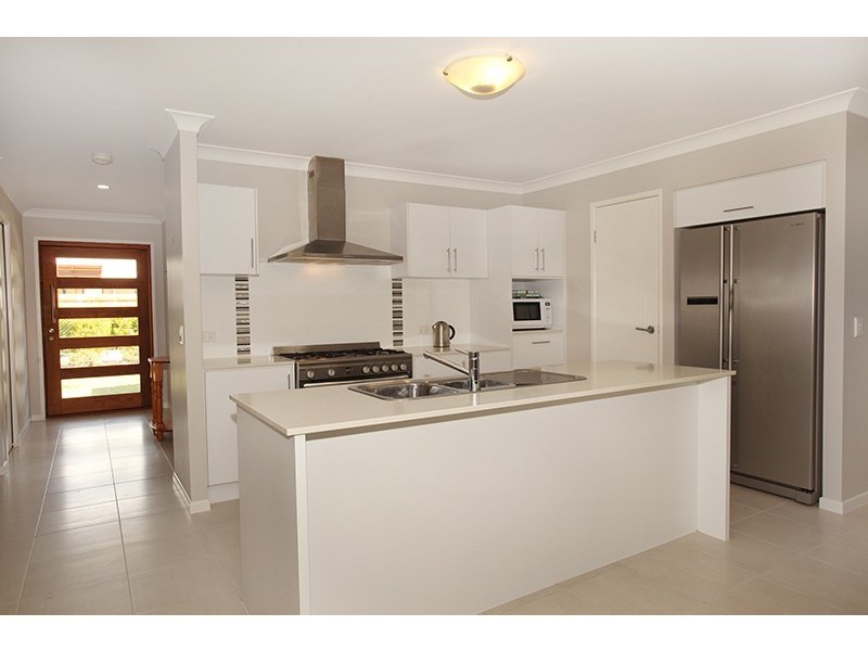 7 Wallace Close, Coes Creek QLD 4560