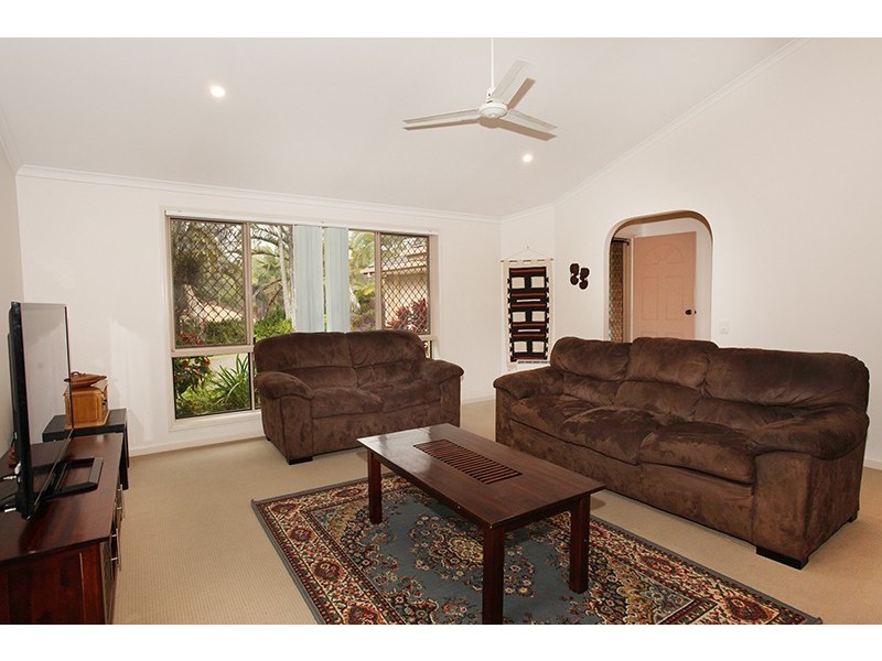 16 Greenlees Court, Palmwoods QLD 4555