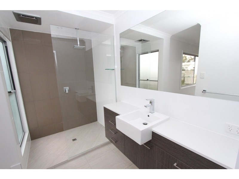 8a Donna Place, Buderim QLD 4556