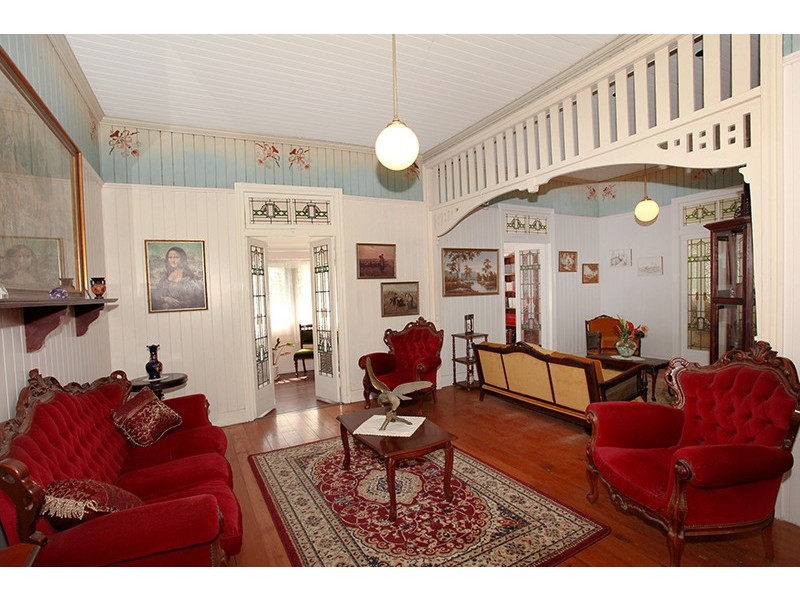 10 Lamington Terrace, Nambour QLD 4560