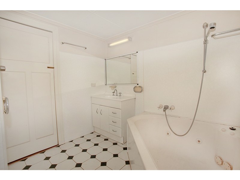 10 Lamington Terrace, Nambour QLD 4560