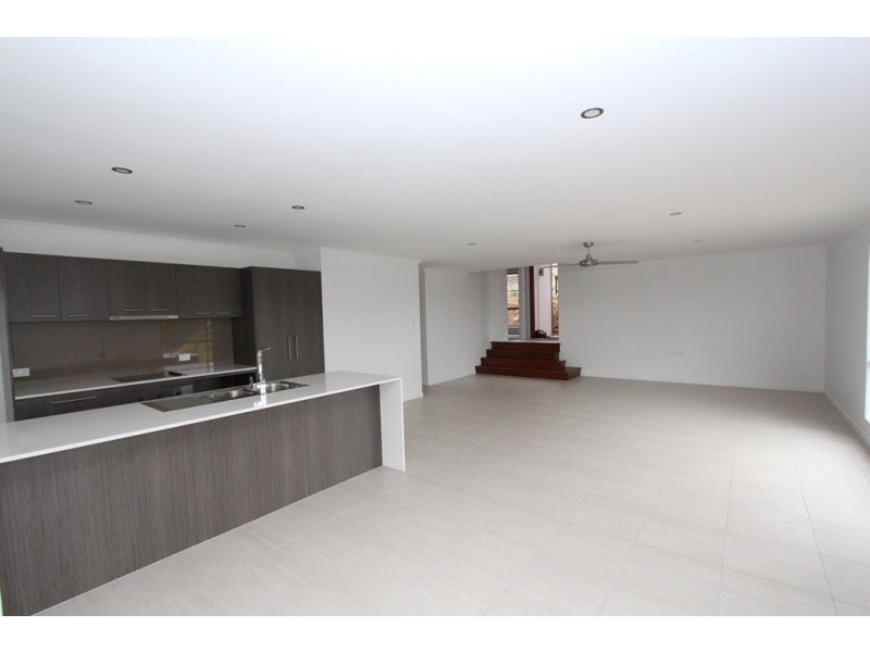 8 Donna Place, Buderim QLD 4556