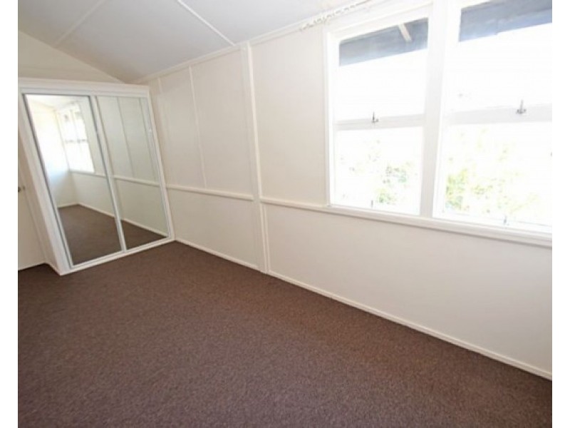 2/5 Magnolia Street, Nambour QLD 4560