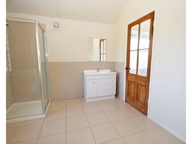 2/5 Magnolia Street, Nambour QLD 4560