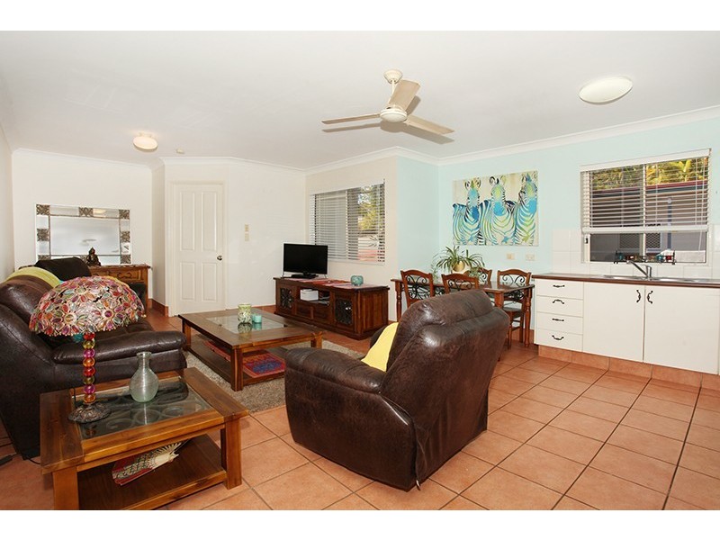 4/5 Vernon Street, Nambour QLD 4560