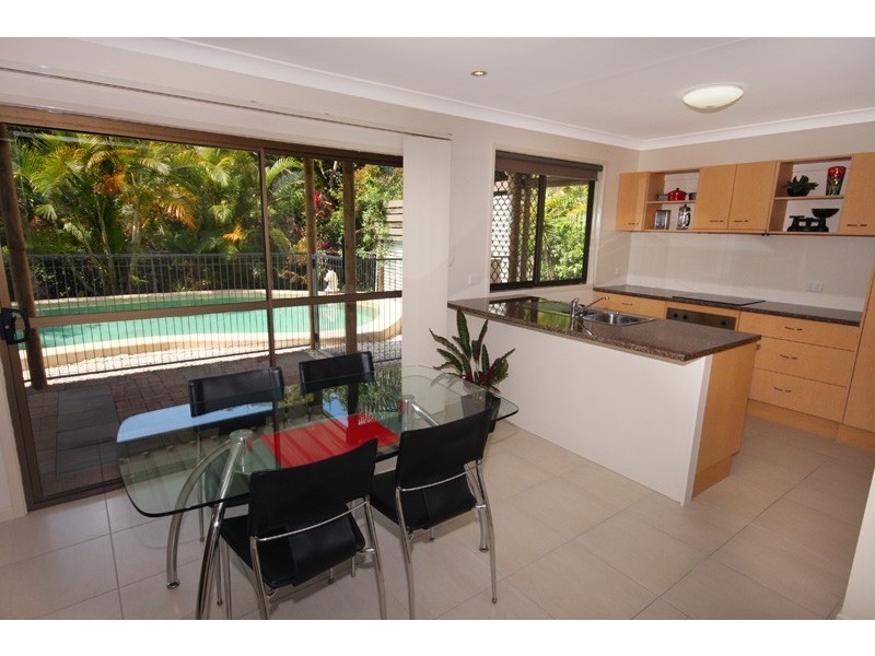 20 Sapphire Drive, Nambour QLD 4560