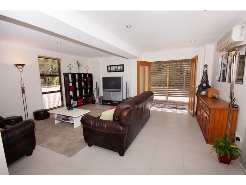 20 Sapphire Drive, Nambour QLD 4560