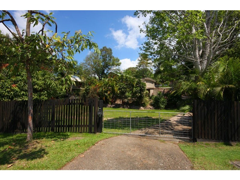20 Sapphire Drive, Nambour QLD 4560