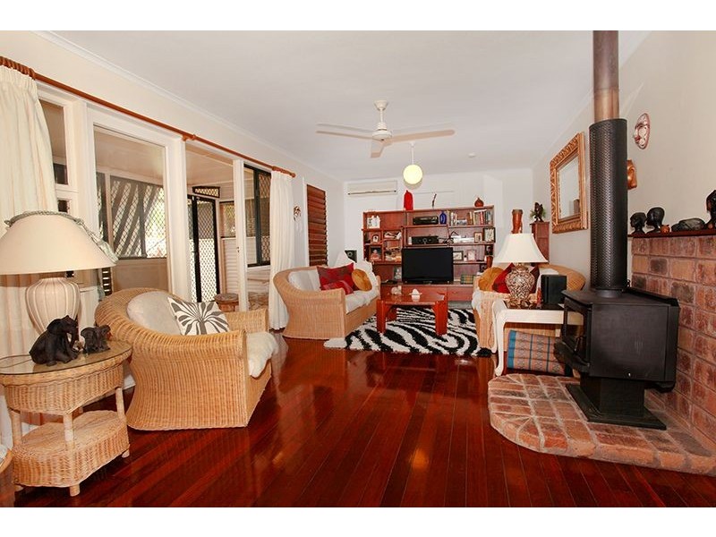 17 Alexandra Avenue, Nambour QLD 4560