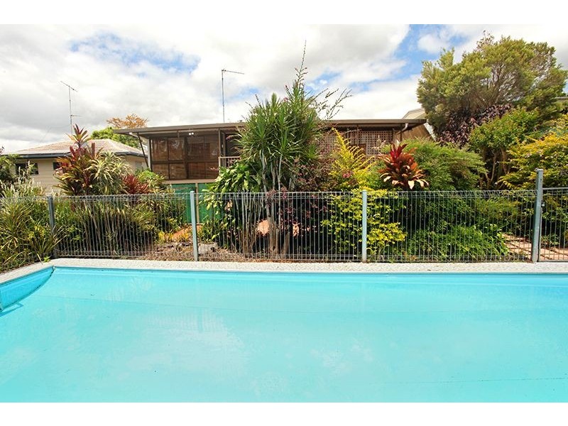17 Alexandra Avenue, Nambour QLD 4560