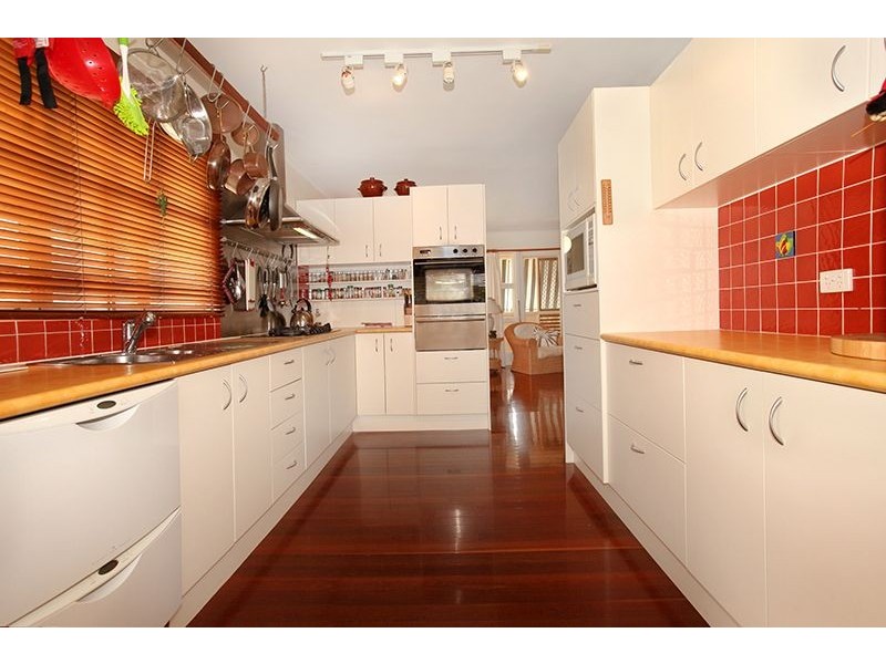 17 Alexandra Avenue, Nambour QLD 4560
