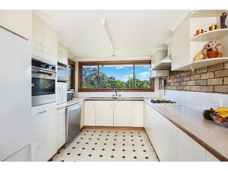 13 Canmaroo Ave, Nambour QLD 4560