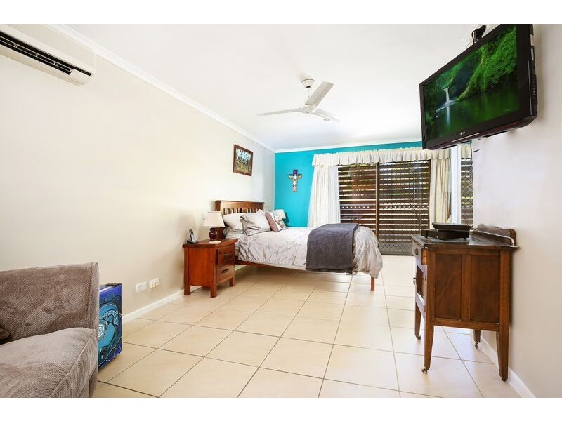 13 Canmaroo Ave, Nambour QLD 4560