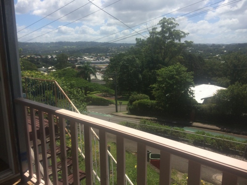 4 Petrie Creek Road, Nambour QLD 4560