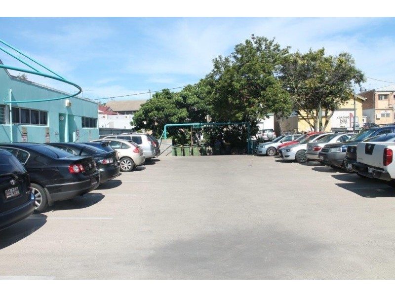 1/15 Anne Street, Nambour QLD 4560