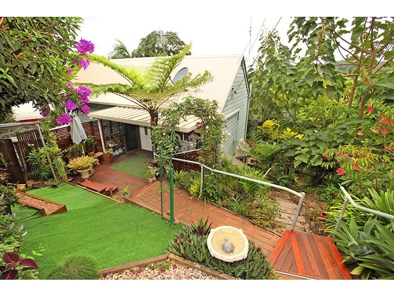 6 Maple Avenue, Mapleton QLD 4560