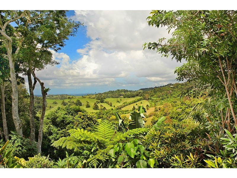 6 Maple Avenue, Mapleton QLD 4560