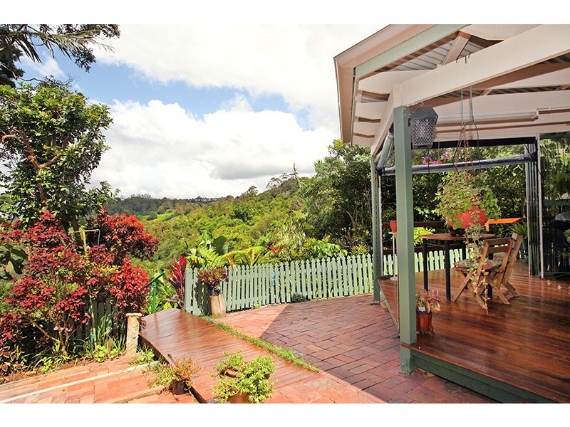 6 Maple Avenue, Mapleton QLD 4560