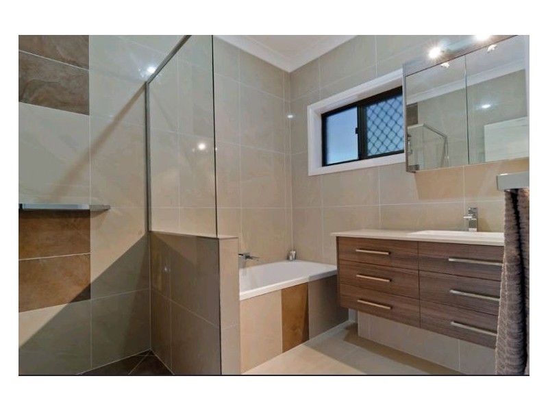 16 Chiltern Court, Coes Creek QLD 4560