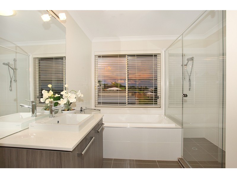 24 Moss Day Place, Burnside QLD 4560