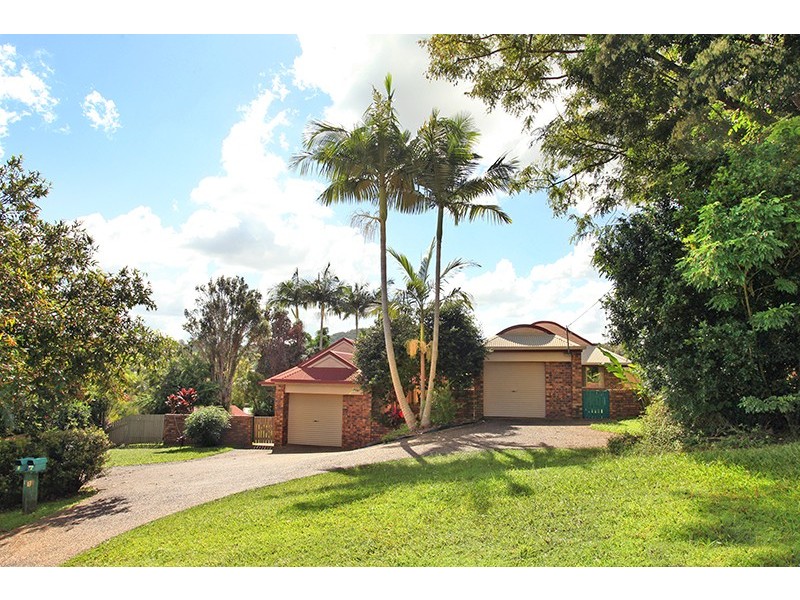 2/17 Glenbrook Drive, Nambour QLD 4560