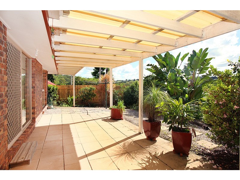 2/17 Glenbrook Drive, Nambour QLD 4560