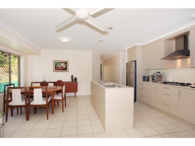 2/17 Glenbrook Drive, Nambour QLD 4560