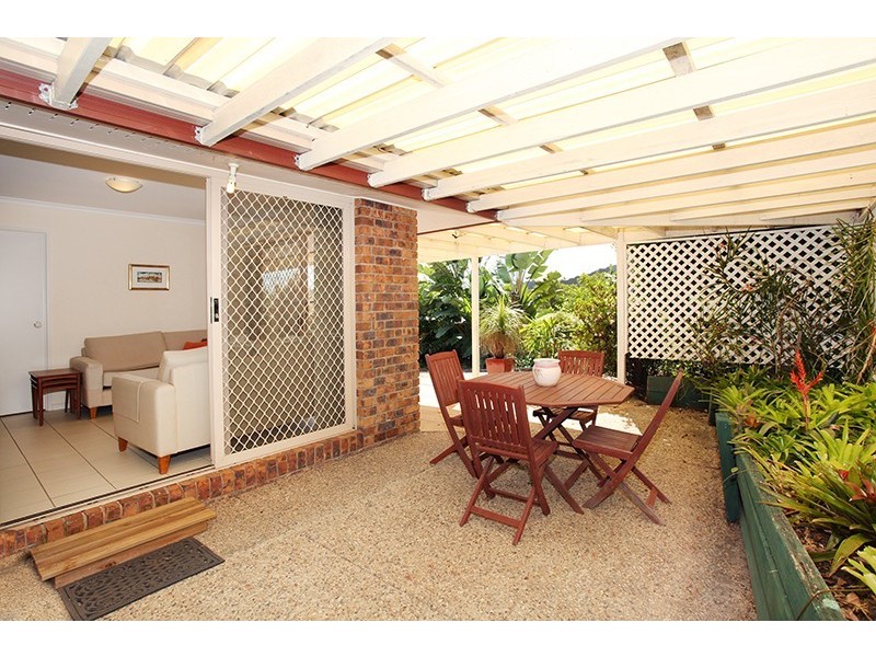 2/17 Glenbrook Drive, Nambour QLD 4560