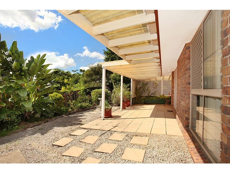 2/17 Glenbrook Drive, Nambour QLD 4560