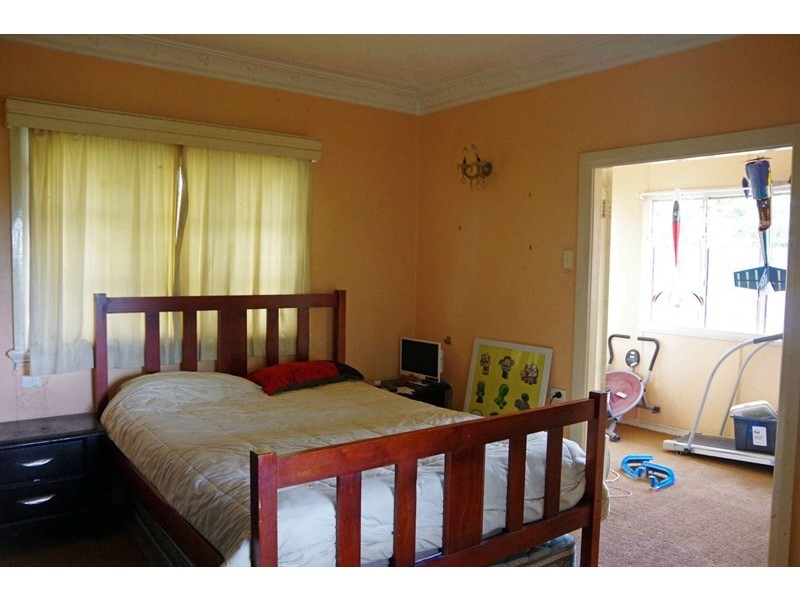 16 Waterfall Road, Nambour QLD 4560