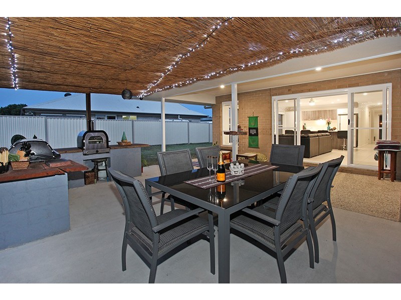 37 Retreat Crescent, Yandina QLD 4561