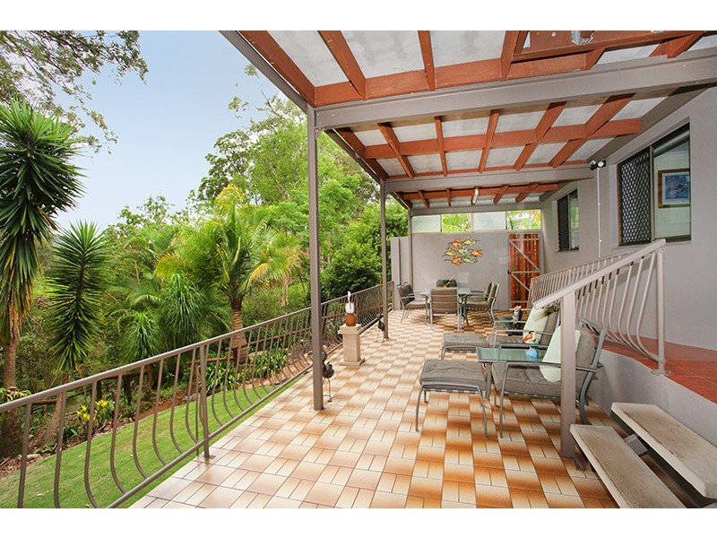 25 Spring Myrtle Avenue, Nambour QLD 4560