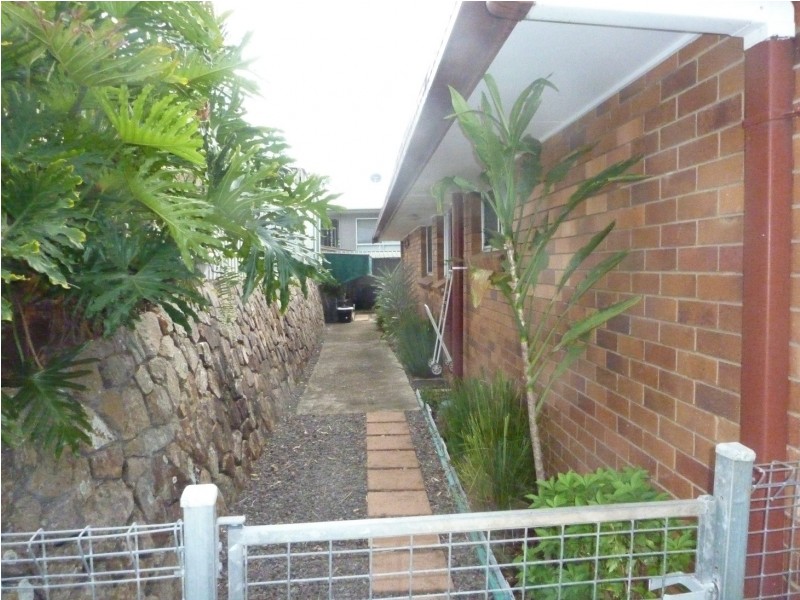 33 Pease Blossom Street, Coes Creek QLD 4560