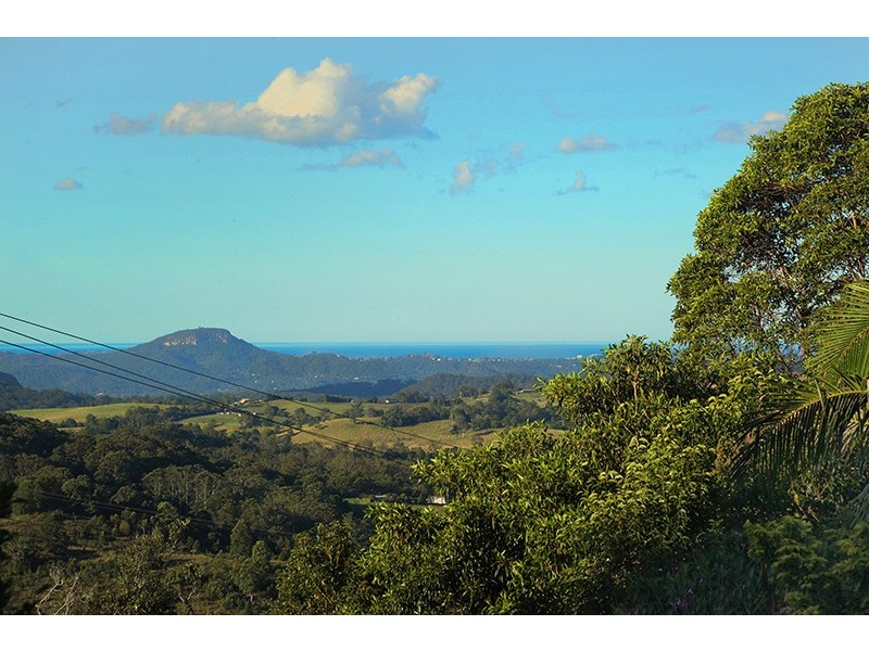 8 Post Office Road, Mapleton QLD 4560