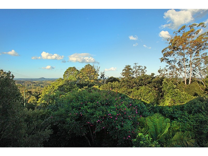 8 Post Office Road, Mapleton QLD 4560