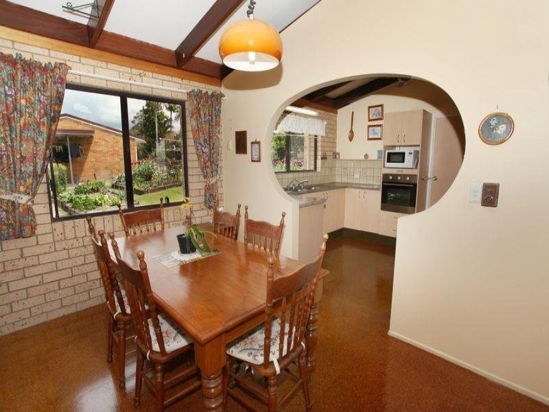 27 Cunningham Crescent, Nambour QLD 4560