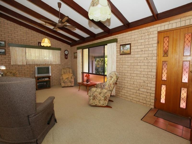 27 Cunningham Crescent, Nambour QLD 4560