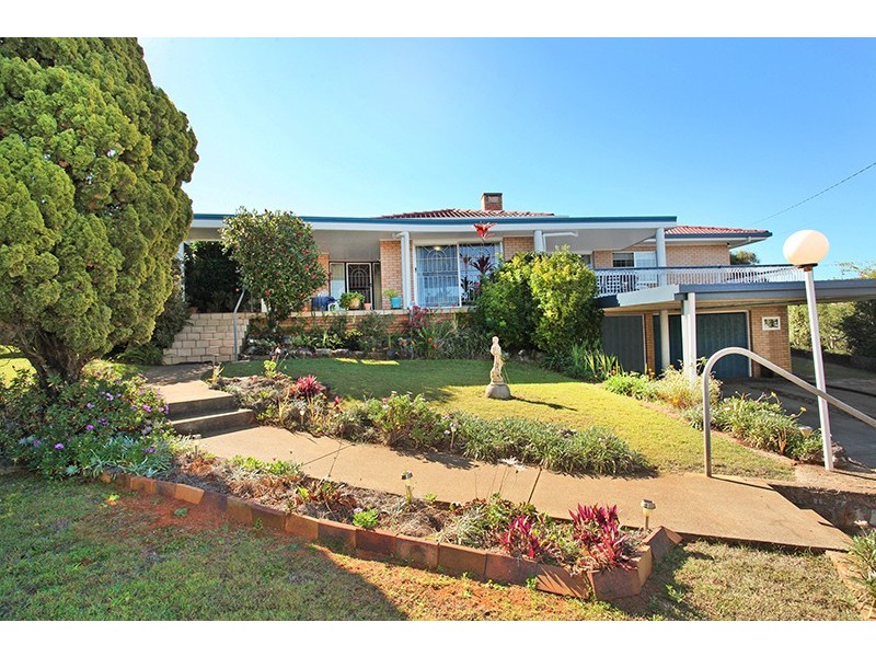 13 Bambaroo Close, Nambour QLD 4560