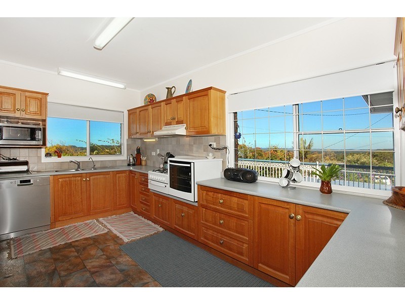 13 Bambaroo Close, Nambour QLD 4560