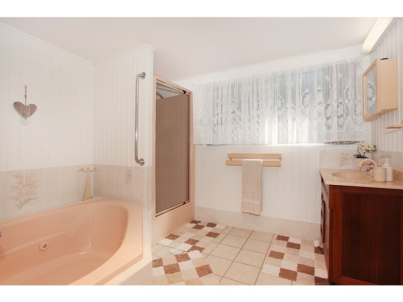 13 Bambaroo Close, Nambour QLD 4560