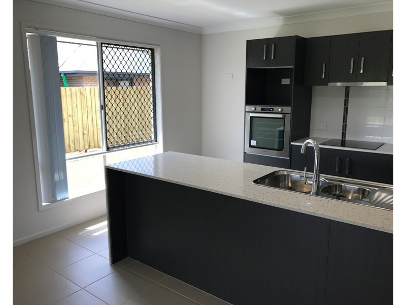 6 Esther Place, Nambour QLD 4560