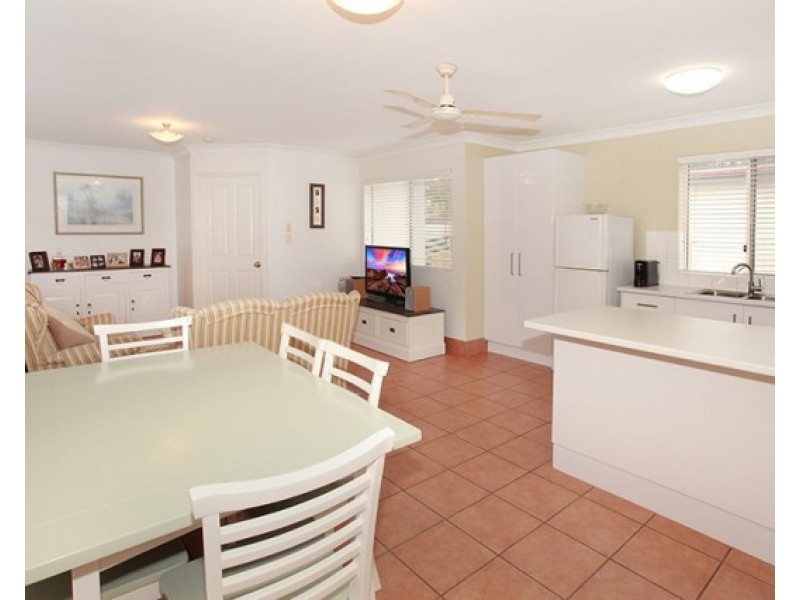 4/5 Vernon Street, Nambour QLD 4560