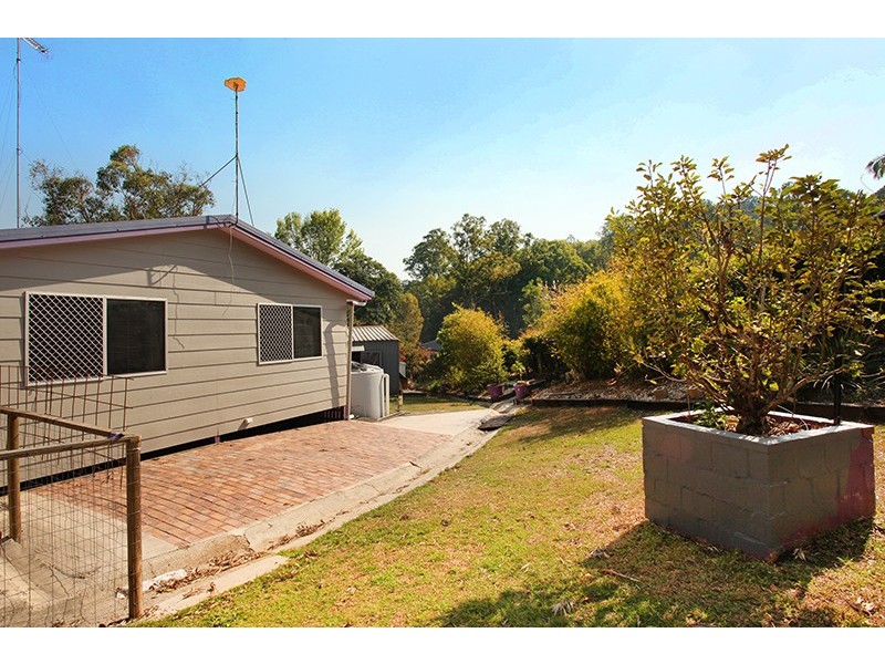 14 Thomas Crescent, Nambour QLD 4560