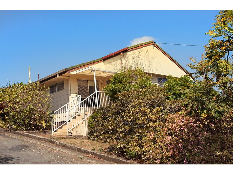 21 Raylee Avenue, Nambour QLD 4560