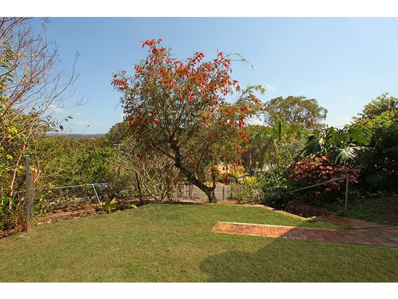 21 Raylee Avenue, Nambour QLD 4560