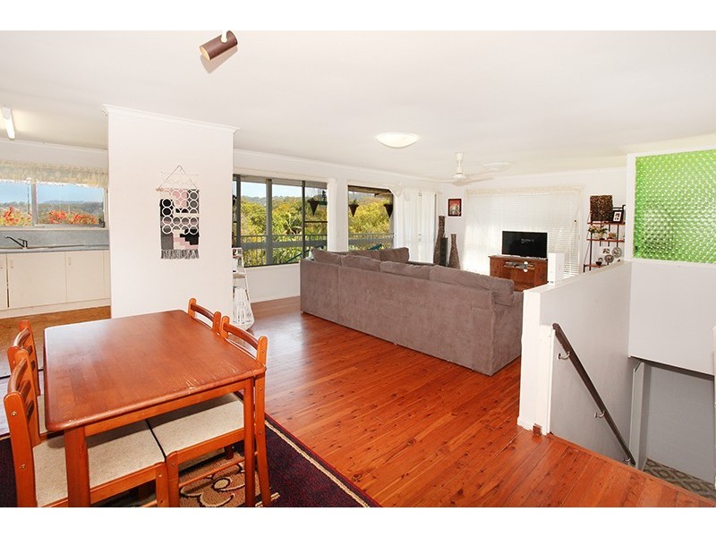 21 Raylee Avenue, Nambour QLD 4560