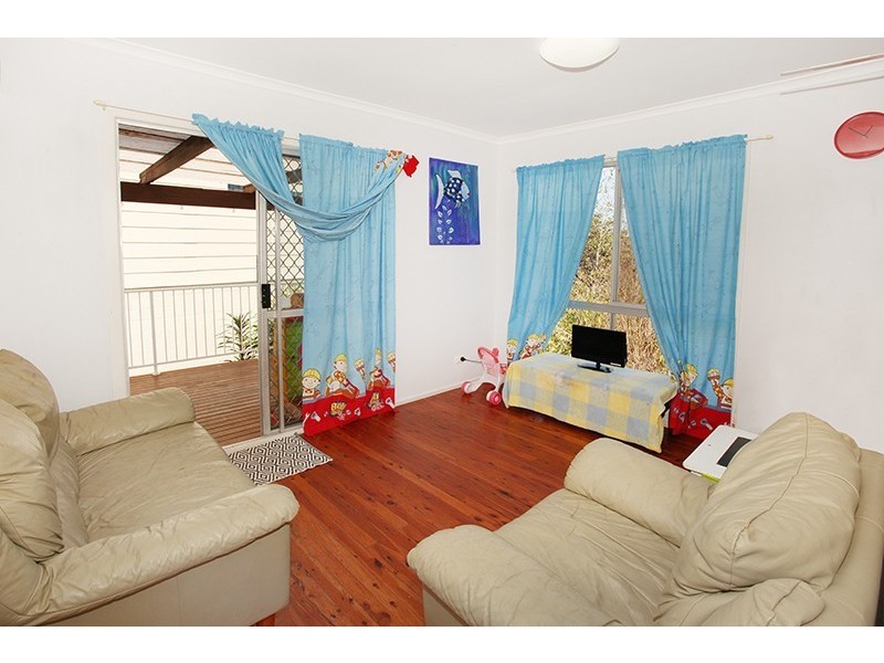 21 Raylee Avenue, Nambour QLD 4560