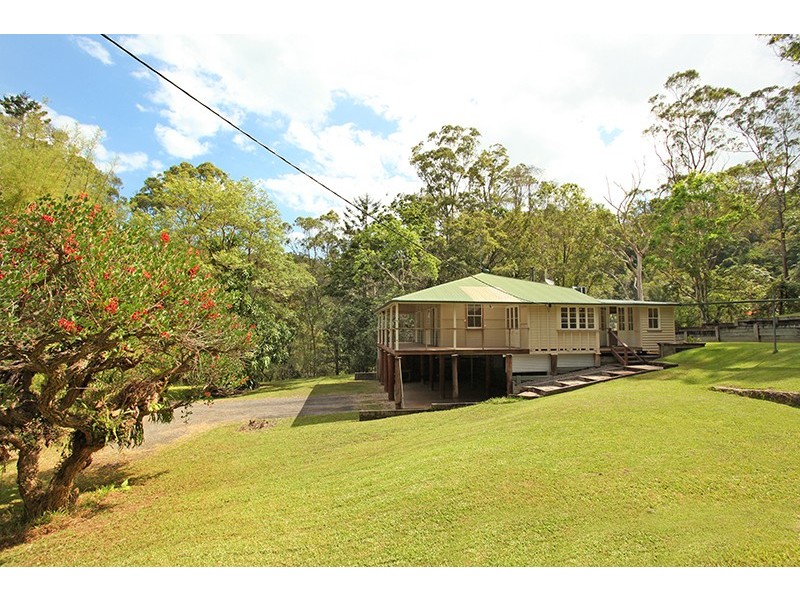 264 Hillcrest Road, Kiamba QLD 4560