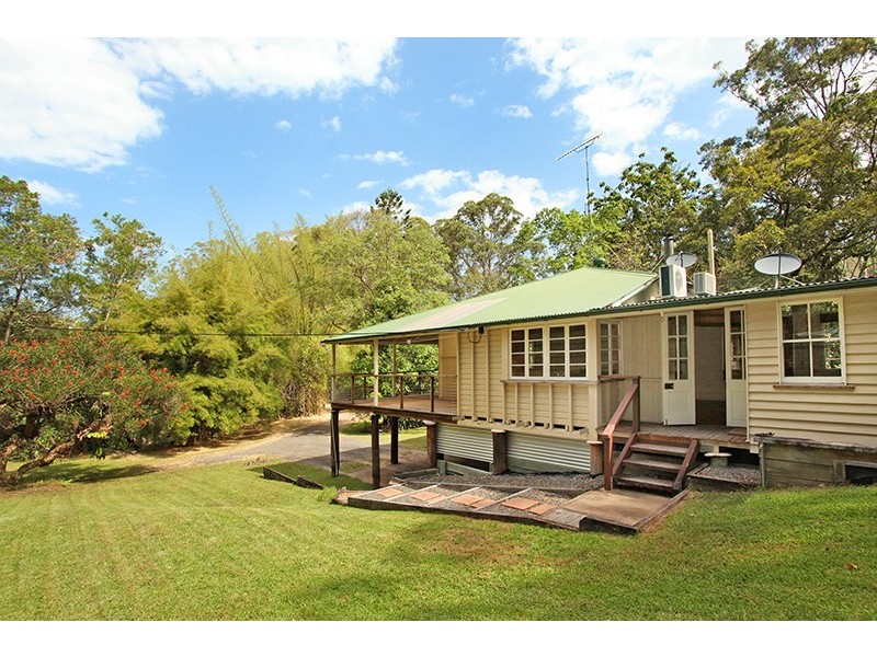 264 Hillcrest Road, Kiamba QLD 4560