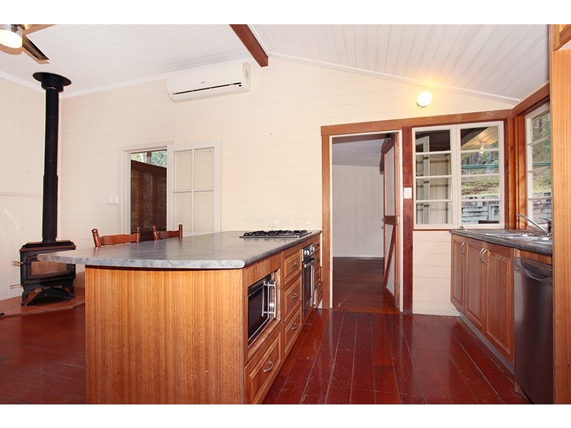 264 Hillcrest Road, Kiamba QLD 4560